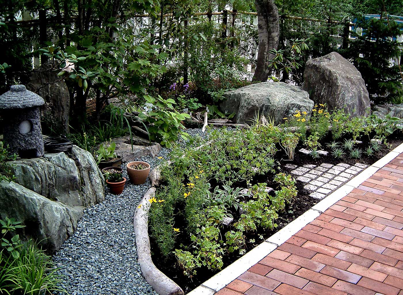 主庭部分の植栽当初の様子