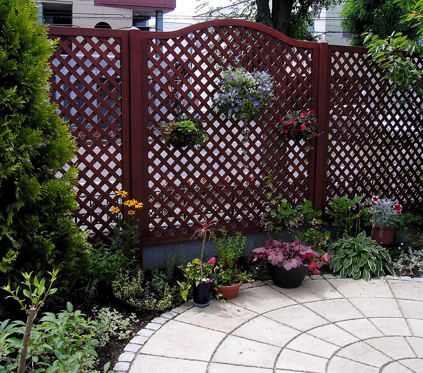 ラティスフェンスとガーデンテラス