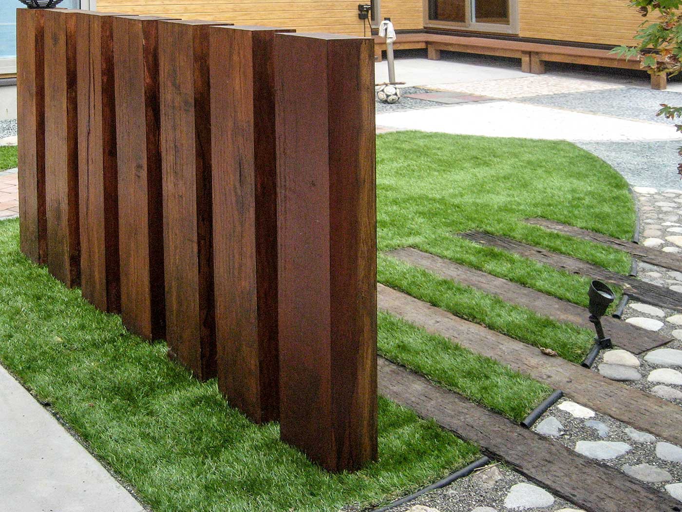 枕木（バンキライ）スリットフェンス