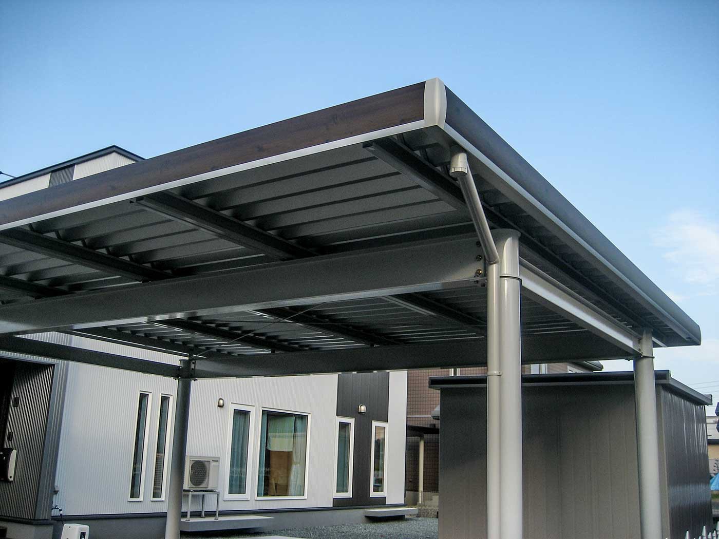 カーポート破風は木目風