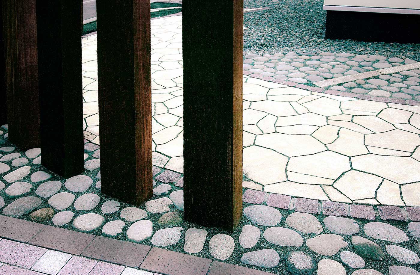 忍ぶ影と月の関係性を想う