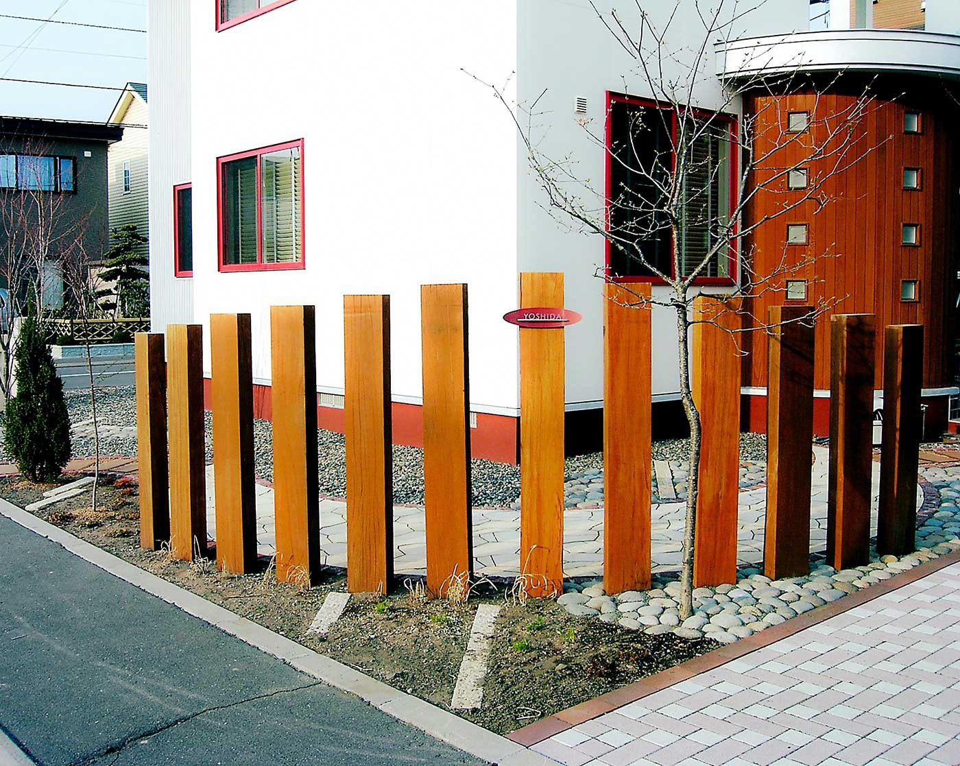 線路に潜む鳥男