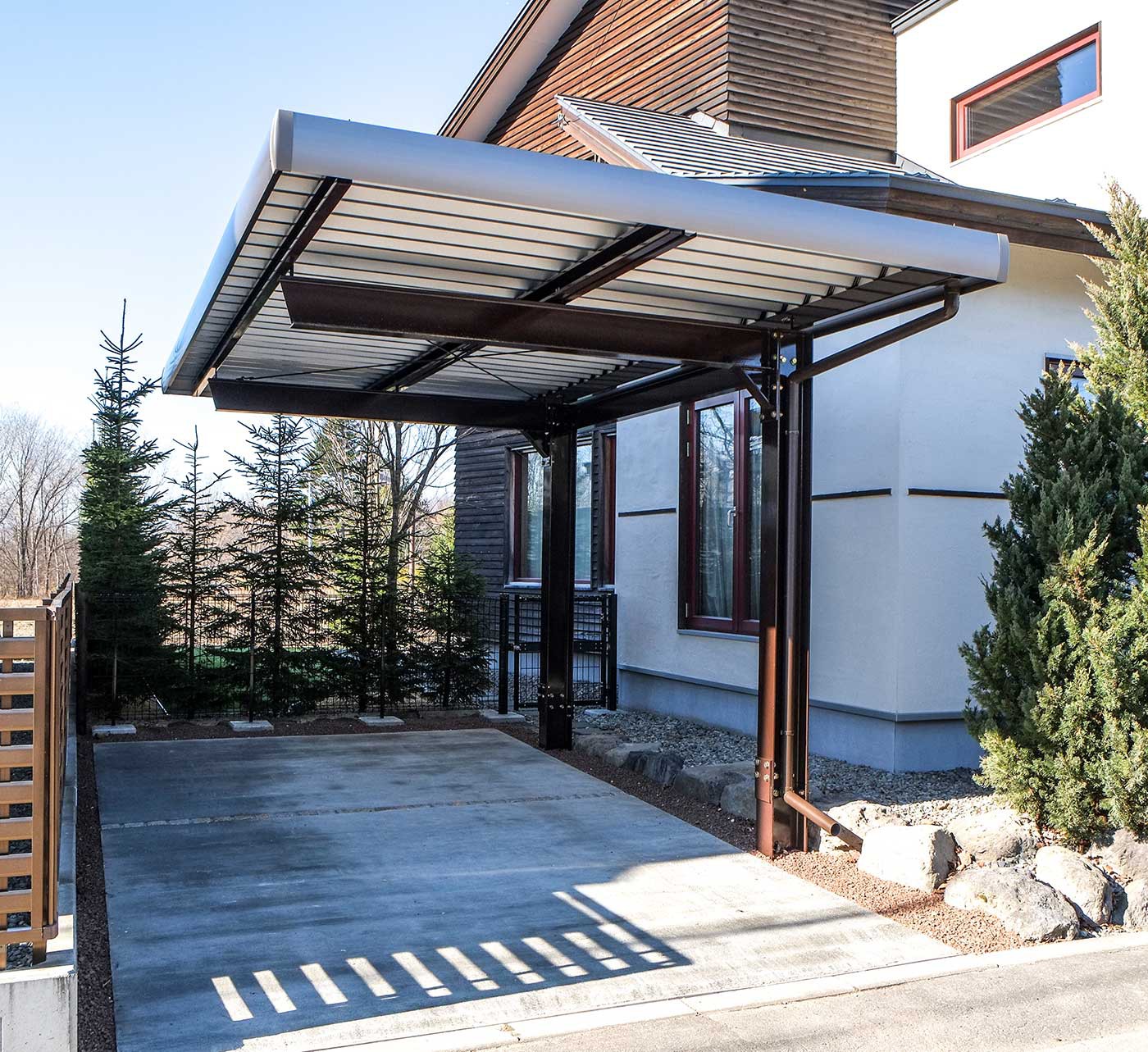 カーポートと土間コン舗装