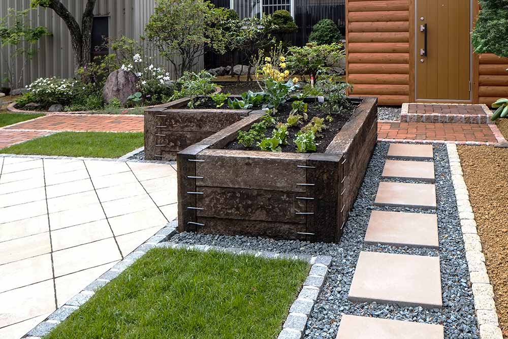 テラスサイドの花壇