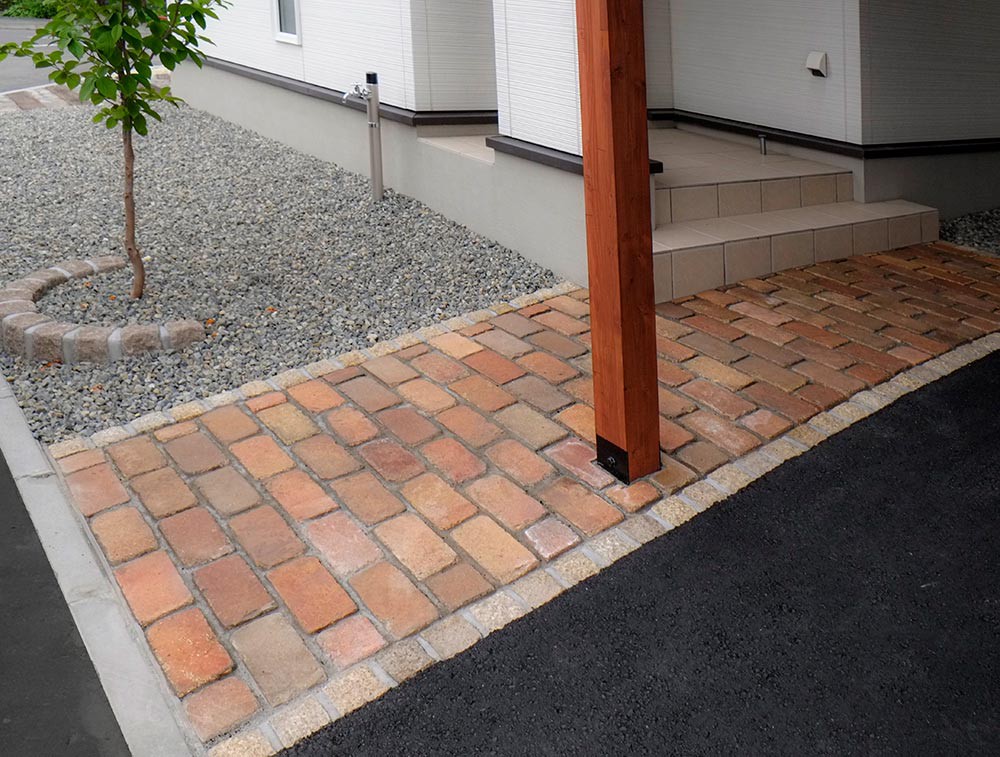 ついでにアプローチはオールドブリック