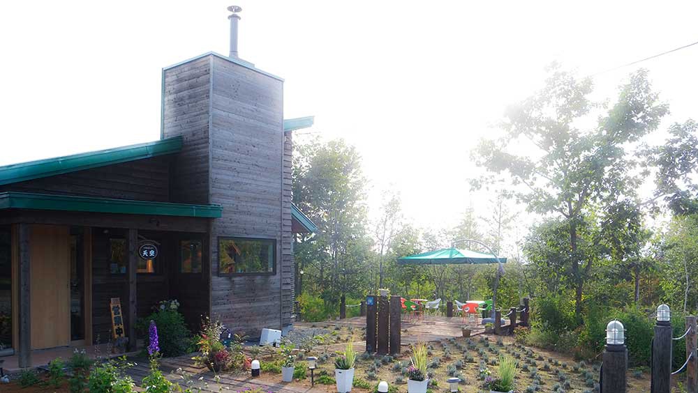 エントランスから天空テラス方向