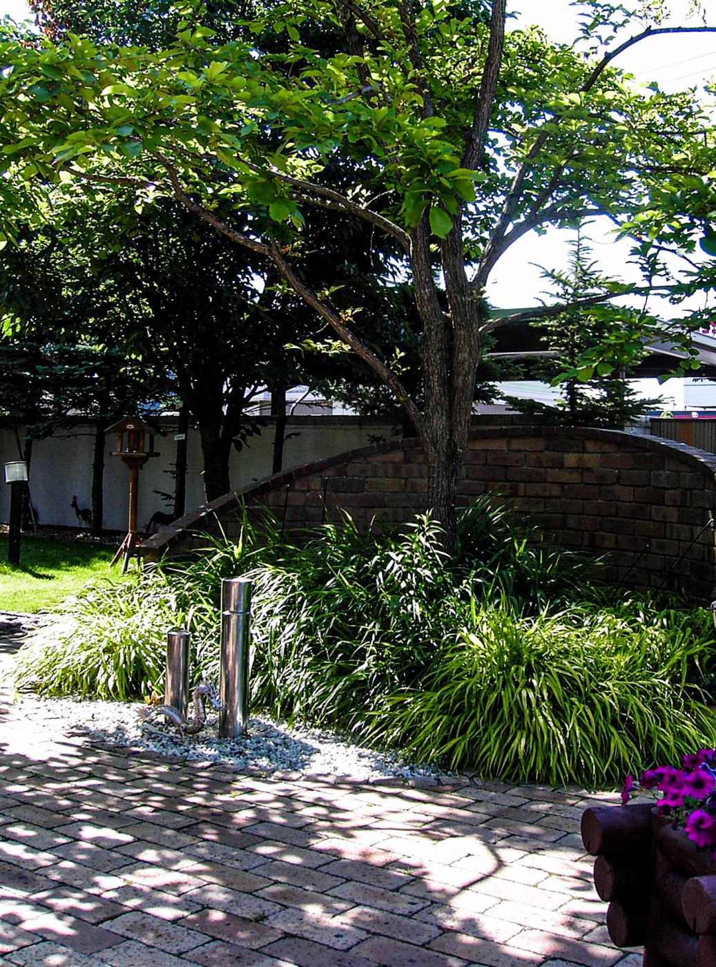 アプローチウォールの裏側