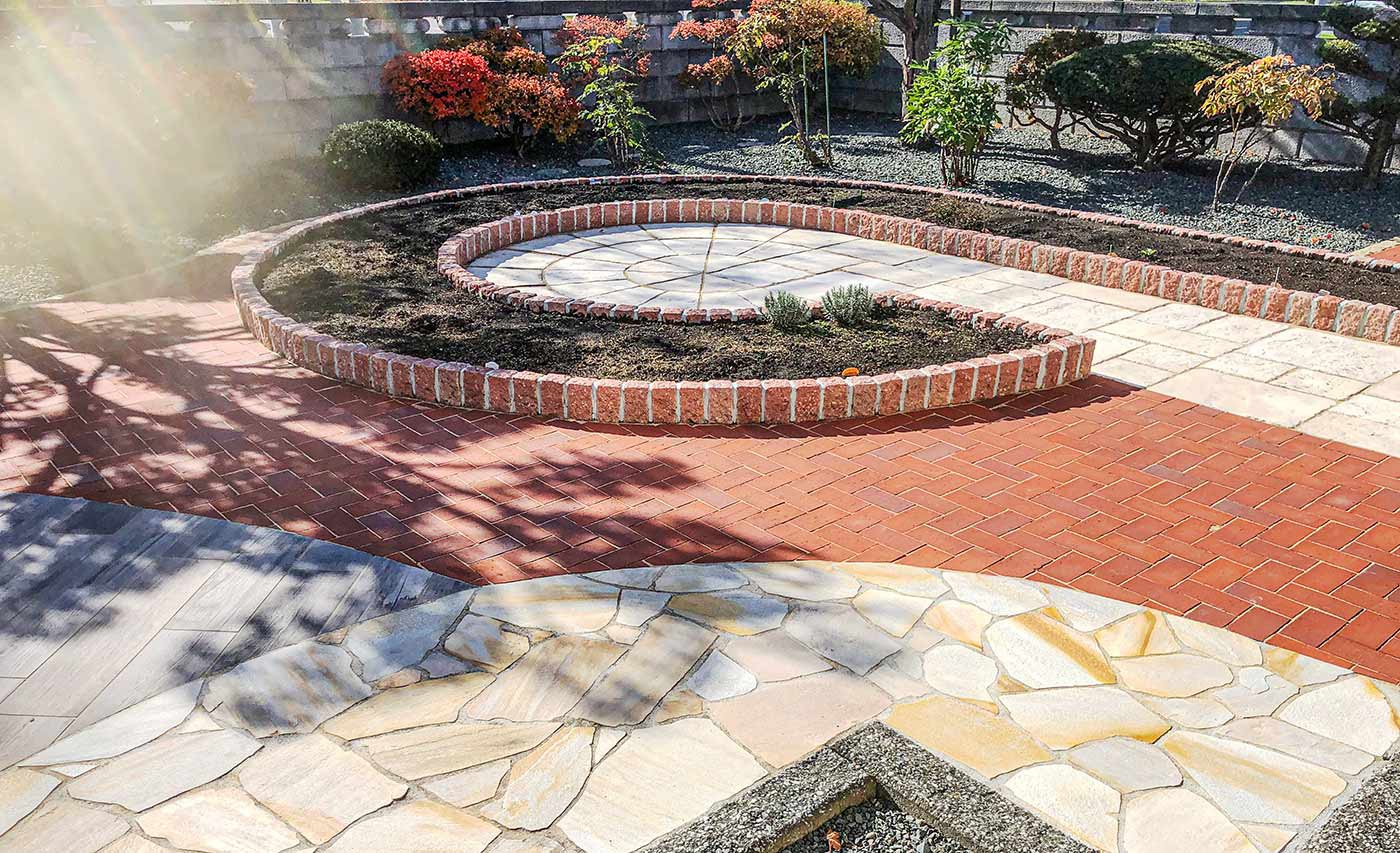 管理のしやすさを考慮した花壇