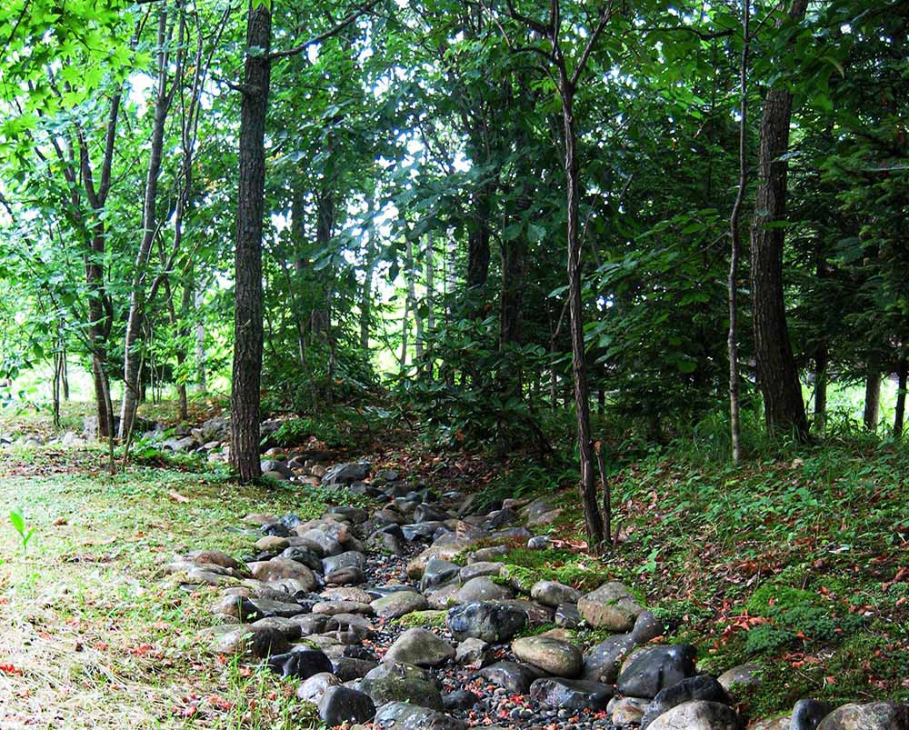 枯れ流れの景観