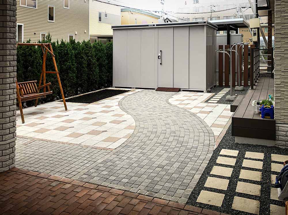 ほぼ全面テラス仕様のクローズドプライベートガーデン