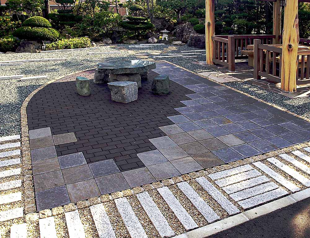 石と煉瓦のガーデンテラス。