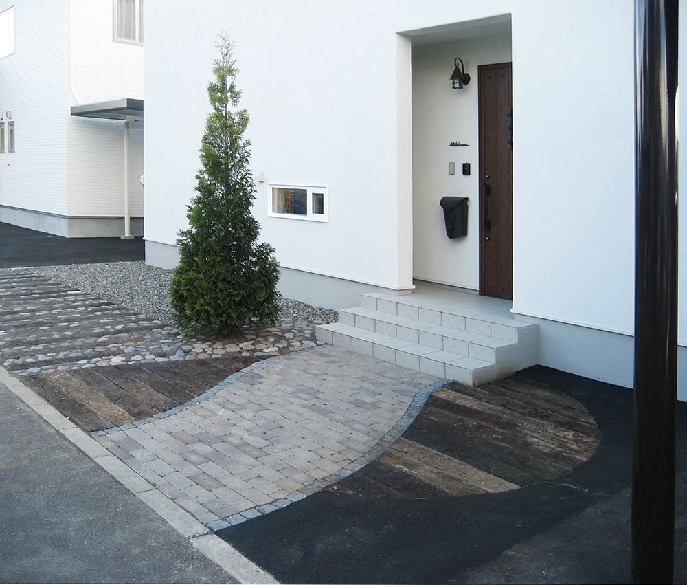 シックな色合いの構成になるように