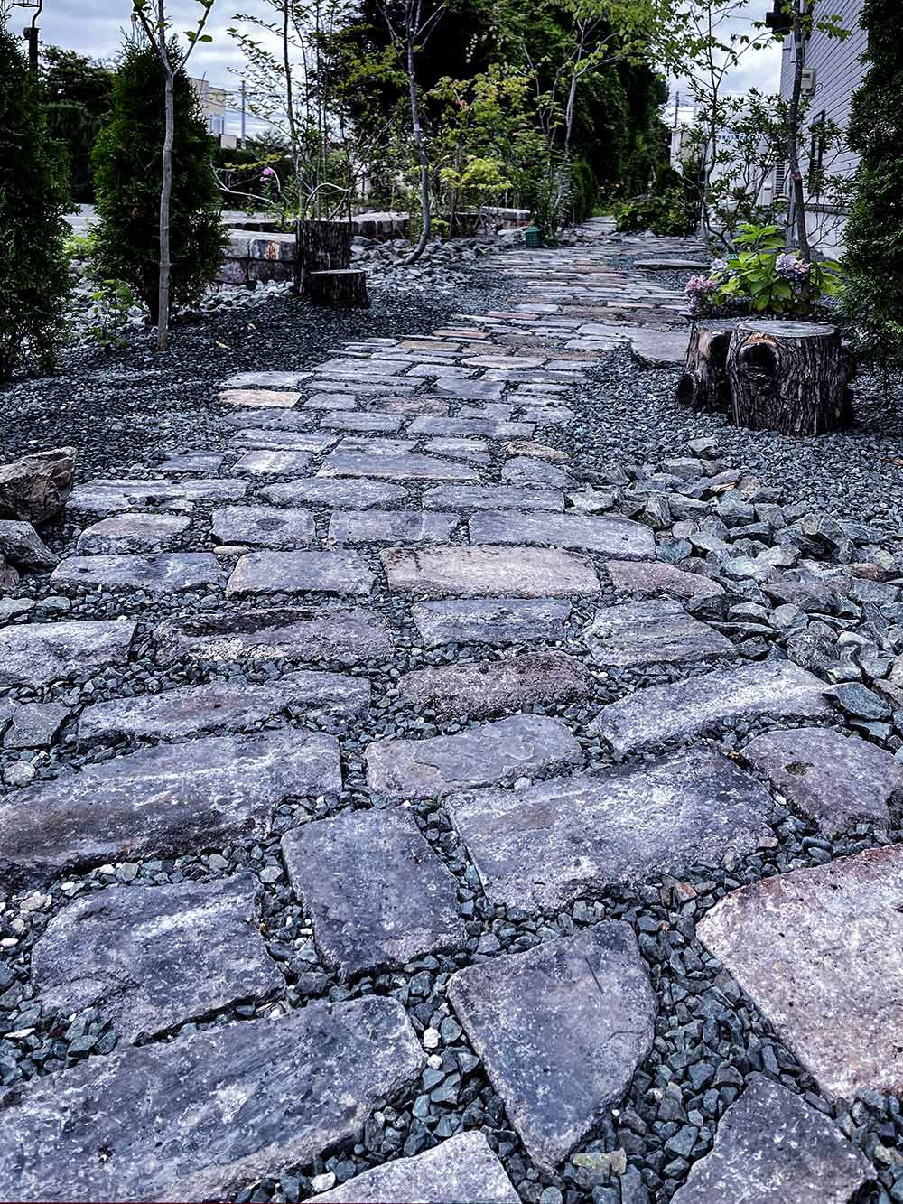 つい歩きたくなる煉瓦の表情