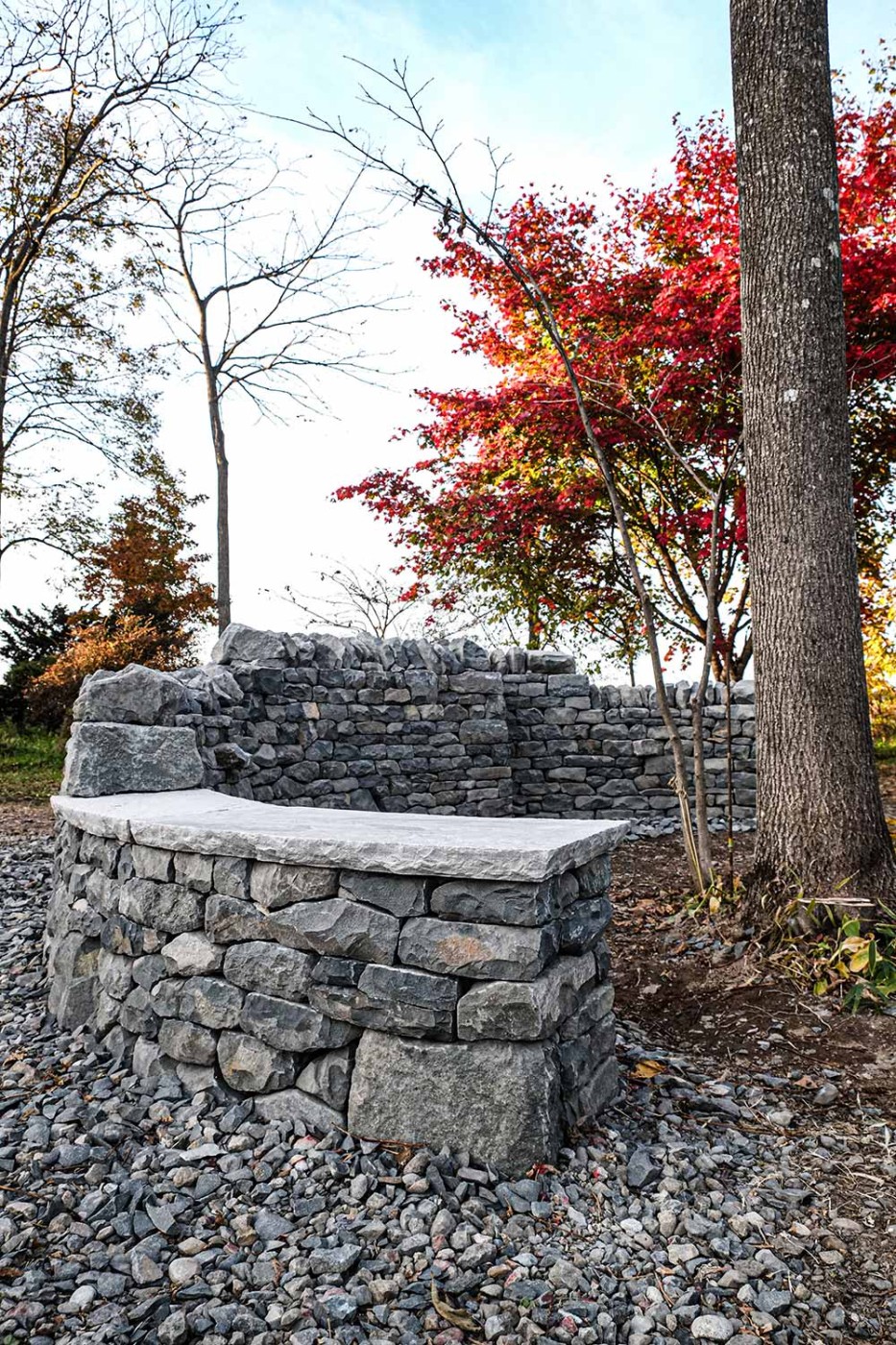 コンクリートとかは一切使用していない積み方。