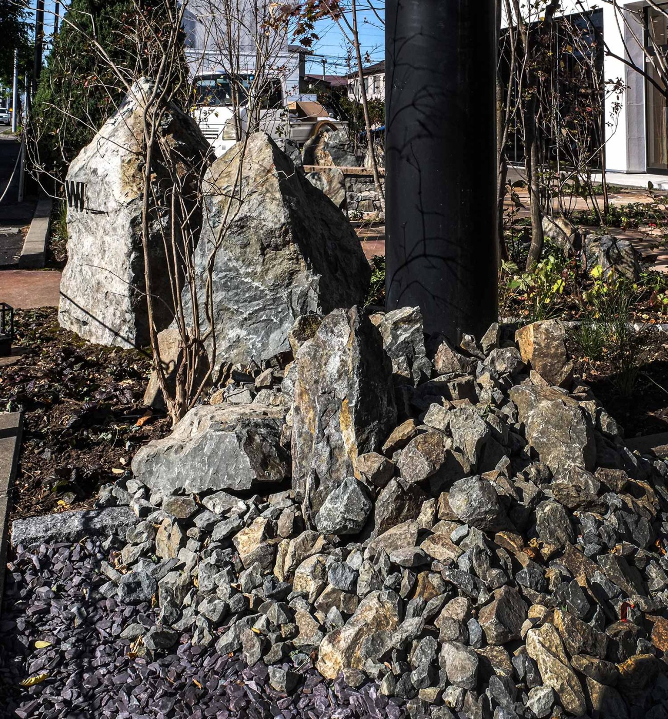 荒々しさも表現。