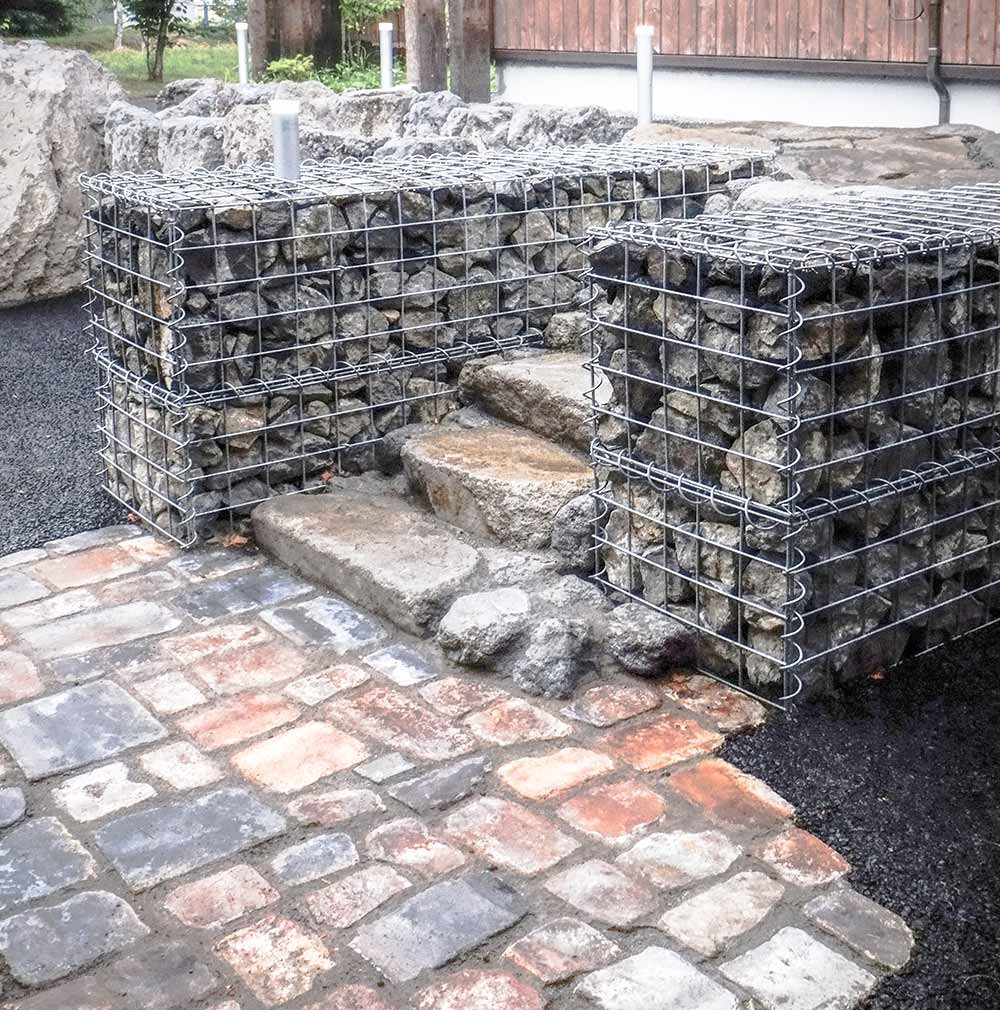 階段袖にガビオン