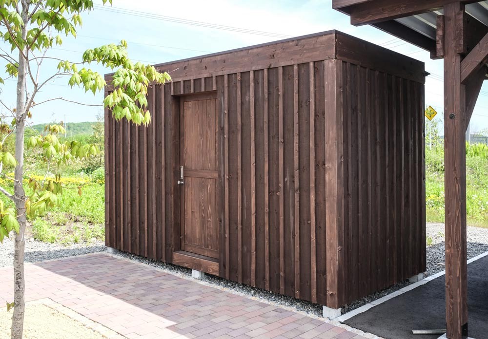 モクモノシリーズtype0  1.5坪　カラマツ縦板張押縁　板金ルーフ　他