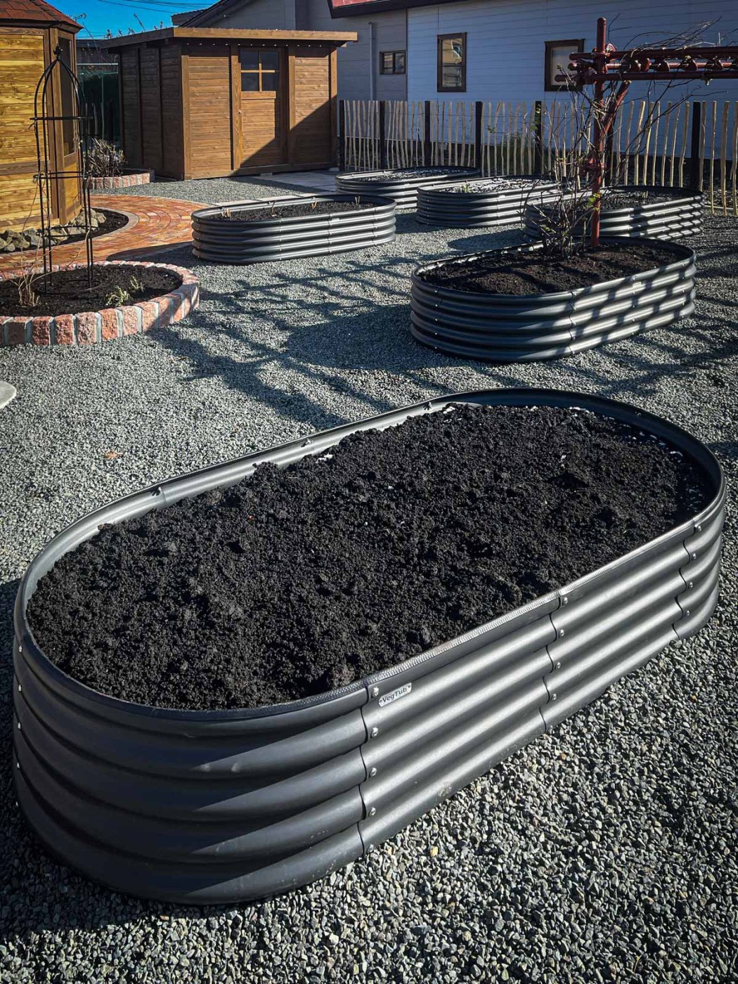 「ベジタブ」今時の菜園はこのスタイル。管理が楽で野菜の成長がすこぶる良いと評判。